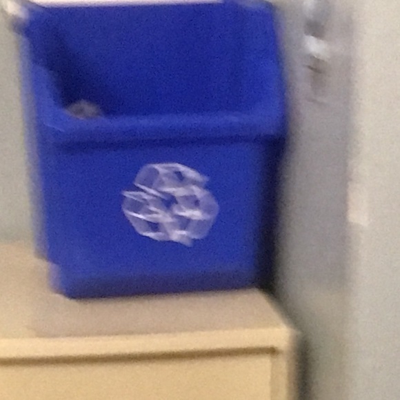 recycle bin and file bin - Picture 3 of 3